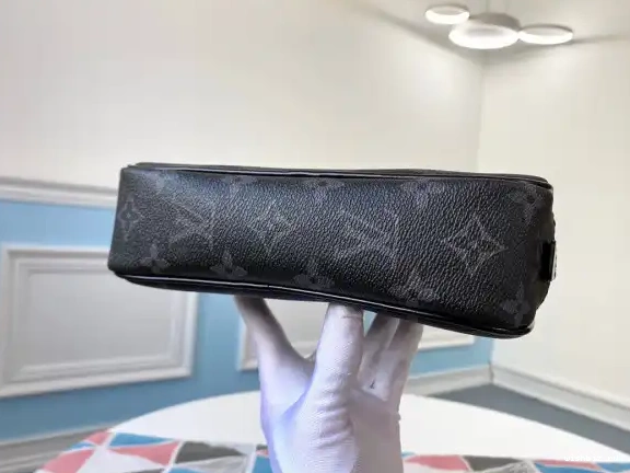 WIS LOUIS POUCH PM VUITTON TOILETRY 0701